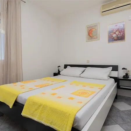 Urlicic Lägenhet Omiš