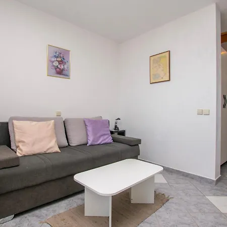 Urlicic Apartment *